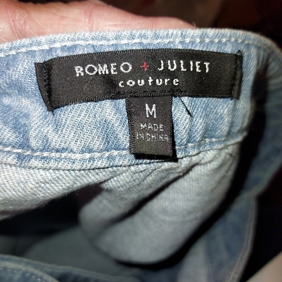 Romeo and Juliet Couture med frayed wrapped denim skirt raw edges - Picture 11 of 11